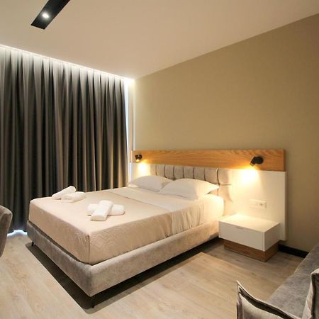 F&J Hotel Sarandë 외부 사진