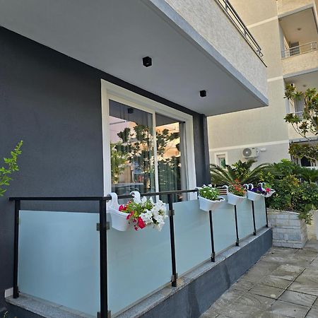 F&J Hotel Sarandë 외부 사진
