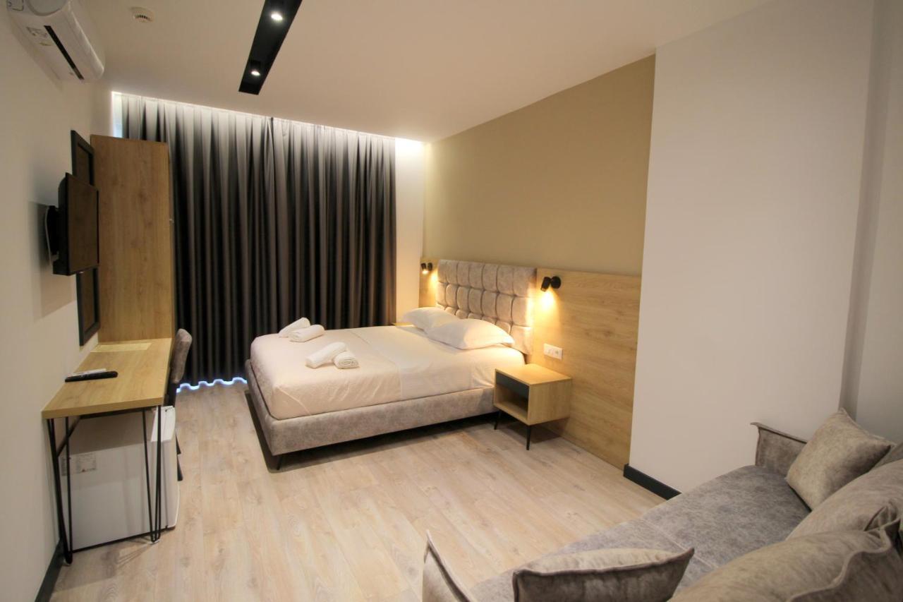 F&J Hotel Sarandë 외부 사진