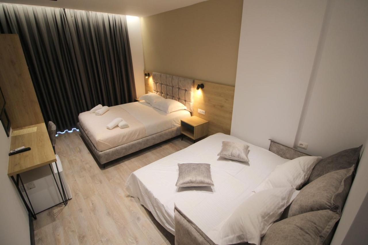 F&J Hotel Sarandë 외부 사진