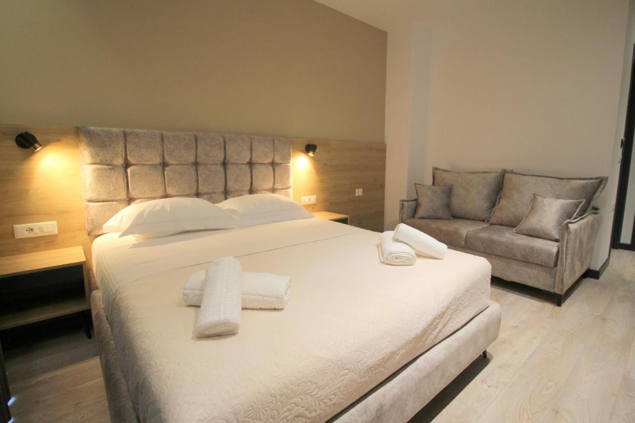 F&J Hotel Sarandë 외부 사진