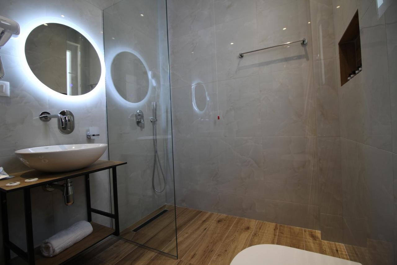F&J Hotel Sarandë 외부 사진