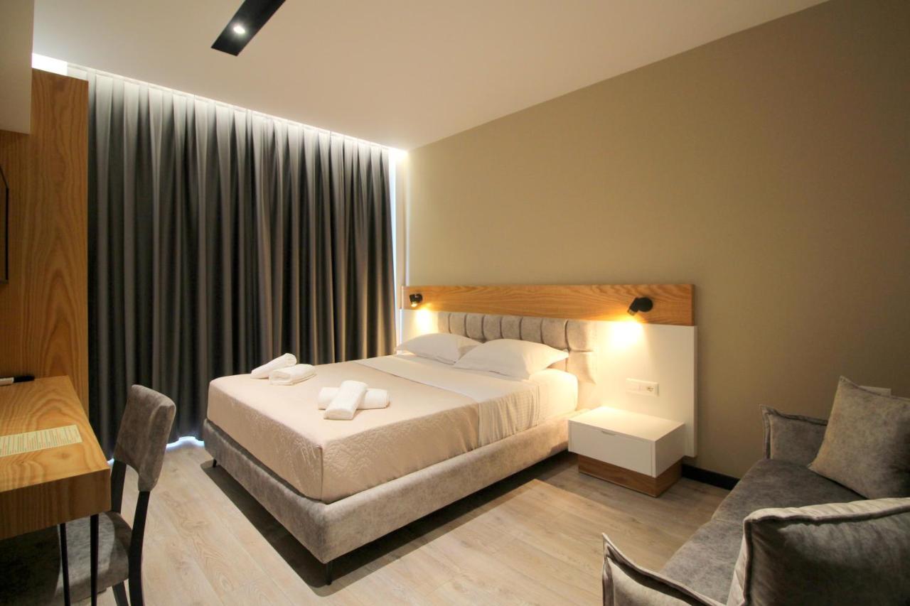 F&J Hotel Sarandë 외부 사진