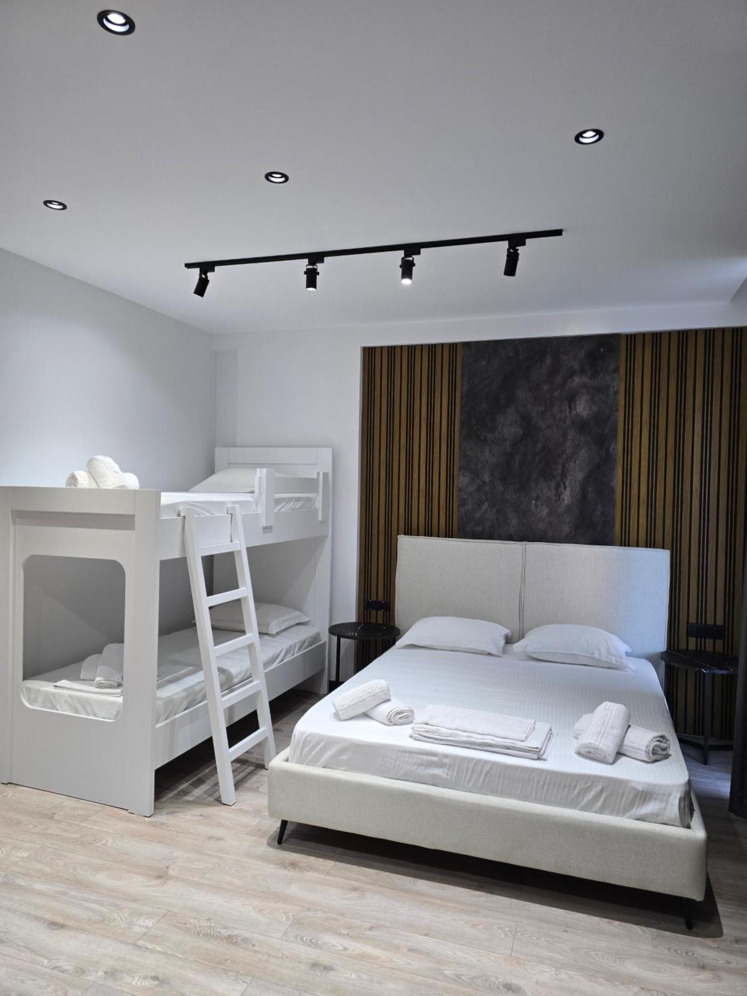 F&J Hotel Sarandë 외부 사진